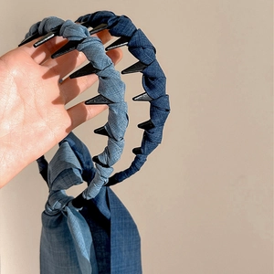 Serre-tête en denim bleu avec dents antidérapantes et larges rubans en tissu assortis