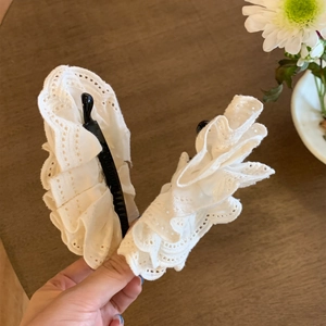 Elegant ivory lace banana hair clip with floral embroidery for sophisticated hairstyles