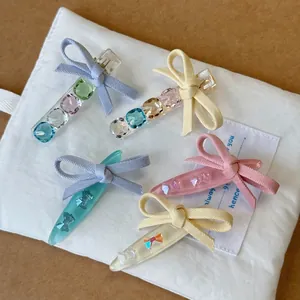 Set di fermagli per capelli con fiocchi di cristallo e strass colorati in cinque tonalità