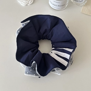 Elastico per capelli blu e bianco a strati con rete a pois e stile balletcore