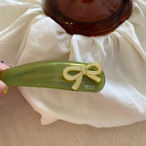 Fermaglio per capelli verde traslucido stile francese con fiocco crema e scritta Creation France