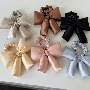 Chouchou avec Nœud Rembourré en Satin Style Coréen Élégant Nœud Papillon Épais Porte Queue de Cheval Couleur Unie Femme
