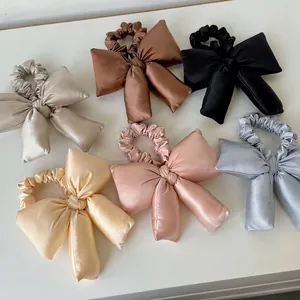 Lot de 6 chouchous à nœuds en satin aux tons champagne, café, noir, jaune, rose et bleu