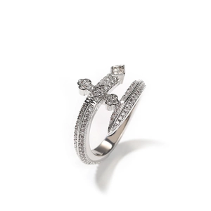 Bague hip-hop en argent avec épée et zircons micro-paveurs au design de croix