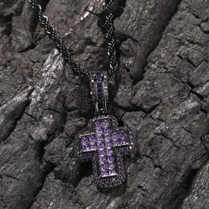 Collier croix hip hop noir avec pierres de zircon violettes et chaîne corde torsadée