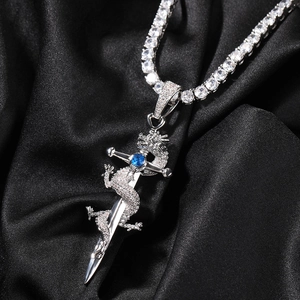 Pendentif dragon et épée hip hop avec pierre bleue et chaîne tennis en argent poli