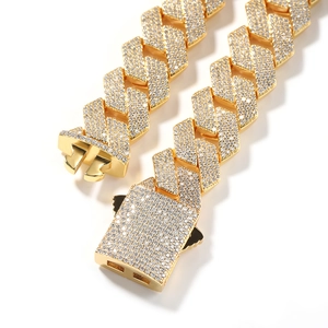 Close-up of 19mm Cuban link chain with micro-pavé zircons and secure box clasp