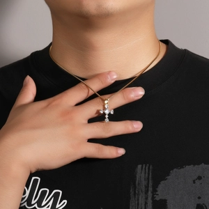 Hip hop S925 silver gold cross pendant necklace with round zircon on model wearing black shirt