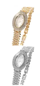 Détail d'une montre à quartz ovale de luxe avec strass en finitions or et argent