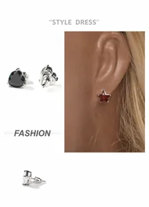 Détails de boucles d'oreilles hip hop avec cœur noir, étoile rouge et pierres carrées blanches