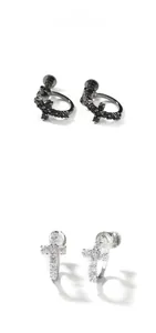 Détails des boucles d'oreilles hip hop en forme de croix, noir et argent avec zircon