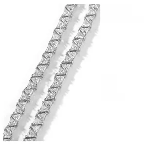 Détail du collier tennis hip hop avec incrustation de zircone cubique triangulaire de 5 mm