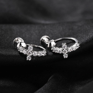 Boucles d'oreilles créoles croix en argent avec zircons 5A brillants sur soie noire