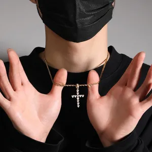 Collier Pendentif Croix en Zirconia Cœur Hip Hop Chaîne de Corde en Acier Inoxydable Bijoux de Mode pour Femmes Religieux
