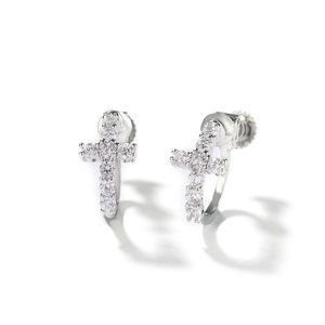 Boucles d'oreilles créoles classiques en argent avec croix serties de zircons