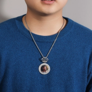 Collier photo personnalisé avec pendentif couronne serti de strass et chaîne corde