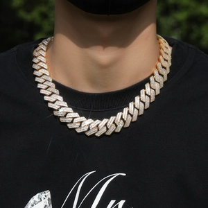 Chaîne cubaine 20mm de luxe avec double rangée de zircons et placage en or brillant