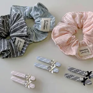 Ensemble d'Accessoires pour Cheveux en Tissu Rayé Style Coréen Chouchous Faits à la Main Barrette Nœud Strass Serre-tête Rembourré Femme