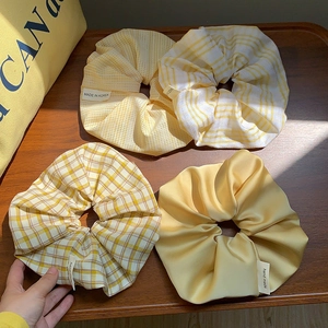 Koreanischer Stil Übergroße Gelbe Scrunchies Karierte Satin Gestreifte Stoff Haargummis Für Damen Mädchen Sommer Elastische Haarbänder