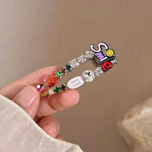 Sprankelende strass haarclip met smiley en letters in een creatief paperclip ontwerp