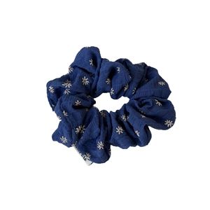 Blaues Haargummi mit weißem Gänseblümchen-Muster für Damen Haarschmuck Accessoires