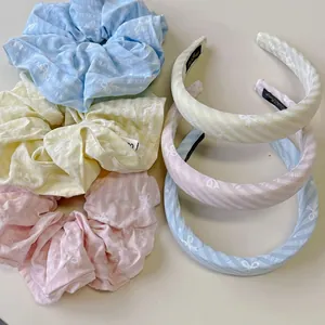 Ensemble chouchous et serre-têtes rayés macarons avec motifs de nœuds blancs pour femmes