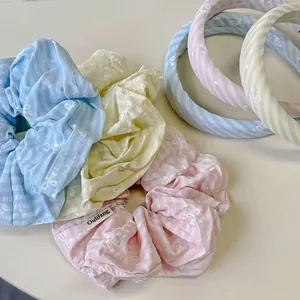 Ensemble chouchous et serre-tête en tissu rayé coloré avec motifs de nœuds