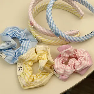 Ensemble serre-tête à carreaux et chouchou en dentelle aux tons pastel avec perles
