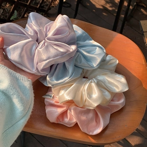Lot de chouchous en satin brillant aux couleurs pastel pour coiffures élégantes