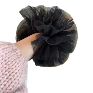 Chouchou géant en dentelle noire avec design en mesh multicouche pour femmes