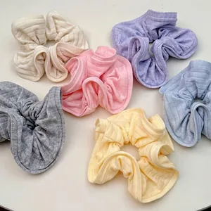 Lot de chouchous en maille rayée aux six couleurs macaron avec texture côtelée et volants