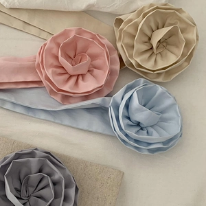 Chouchous fleurs en tissu élégants en rose, beige, bleu clair et gris-violet