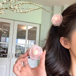 Barrette fleur de camélia en organza rose élégante pour femme, accessoire de coiffure