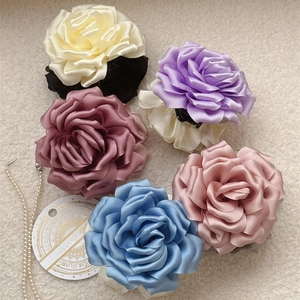 Pince à Cheveux Fleur de Rose de Style Coréen Faite à la Main Satin Acétate Couleur Contrastée Grande Pince Requin Accessoire de Coiffure Femme