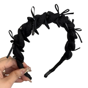 Cerchietto gotico nero con strass, fiocchi eleganti e punte decorative di tendenza