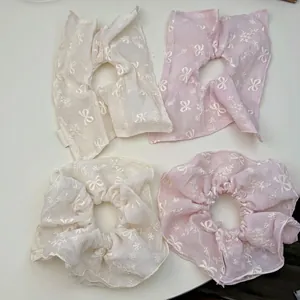 Chouchous en résille rose et beige avec broderie florale et nœuds, lot de 4 accessoires