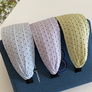 Dreiteiliges Set breiter plissierter Polka-Dot-Haarbänder in Grau, Lavendel und Hellgrün