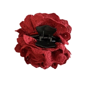 Pince à cheveux élégante en dentelle rose bordeaux au design floral vintage
