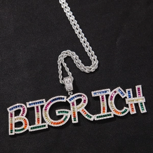 Collier hip hop avec pendentif alphabet Big Rich et zircons colorés sur chaîne corde