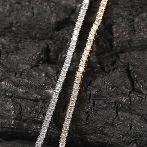 Chaîne tennis 2mm classique sertie de zircons AAA en or et argent sur fond anthracite