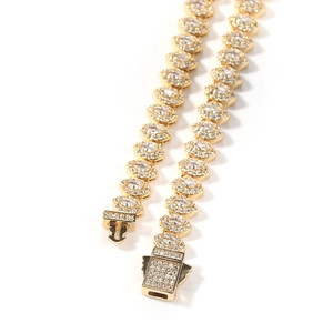 Collar hip hop chapado en oro con circonitas marquise y cierre cuadrado de diamantes