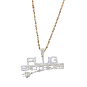 Colgante Plug Brothers de oro de 14K estilo hip hop con circonitas en una cadena de cuerda