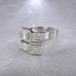 Bague hip-hop double couche argentée sertie de zircons ronds et baguettes chic
