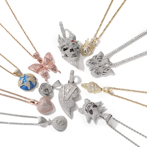 Hip-hop hangers collectie met zirkonia vlinder en aardbedeltje op een tennis ketting