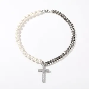 Collier Hip Hop En Acier Inoxydable Chaîne Cubaine Künstliche Perle D'Imitation Blanche Avec Pendentif Croix Pavé De Zircone Homme Femme