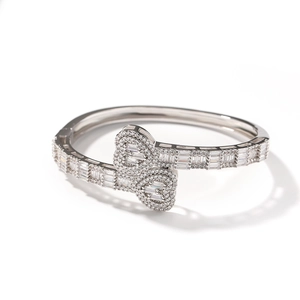 Bracelet jonc argenté style hiphop avec double cœur et serti de zircons cubiques brillants