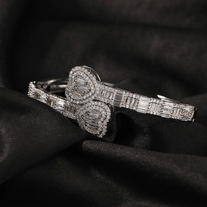 Bracelet hip-hop cœur en argent avec zircons incrustés sur tissu de soie noire