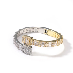 Hip-Hop zweifarbiger Armreif mit Baguette-Diamanten in Silber-Gold-Finish