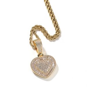 Hip-Hop-Halskette mit Herzanhänger in Gold, besetzt mit Zirkonia und einer Kordelkette