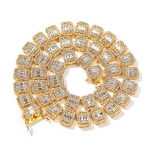 Detailansicht der 13mm Hip-Hop-Kette mit Goldbeschichtung und Zirkonia-Besatz